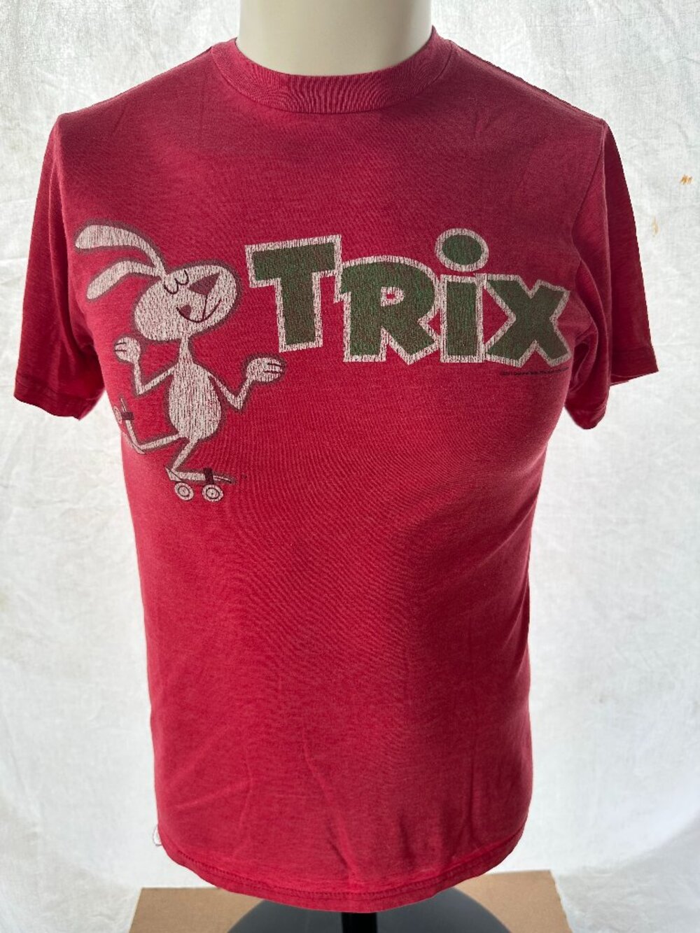 Trix Silly Rabbit 2011 Men's Red T Shirt Size Small Savvy Cotton Polyester